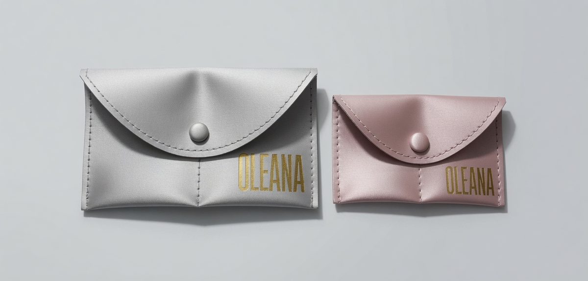 Wide jewelry pouch arrangement